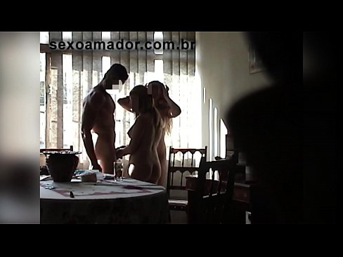 ❤️ 性朋友邀請一個巨人和他的三人行 ☑ 色情 在我們 ❌️